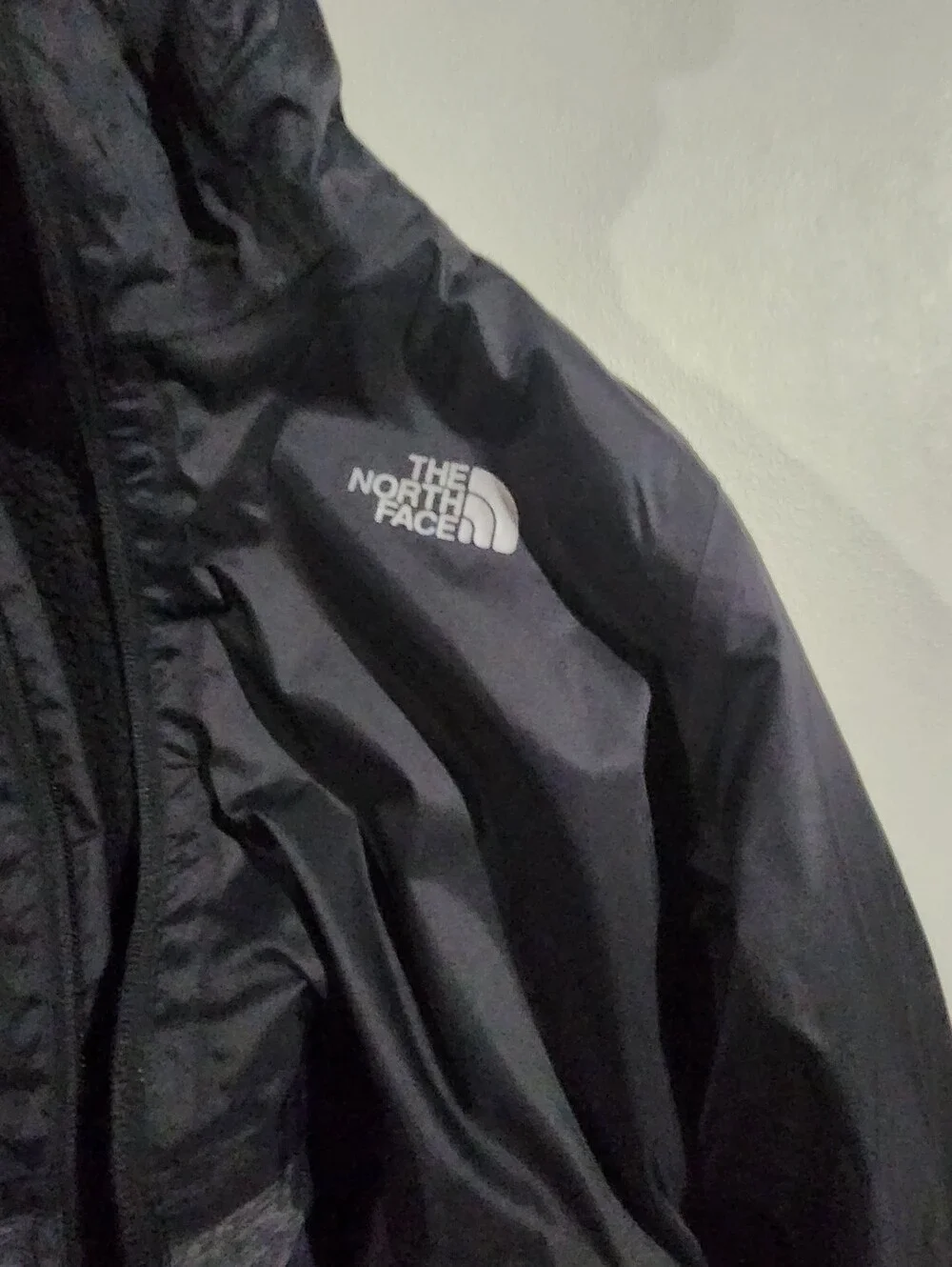 The North Face Two-Tone Hooded Shell Jacket - Gray/Black Boys Size Medium 10/12